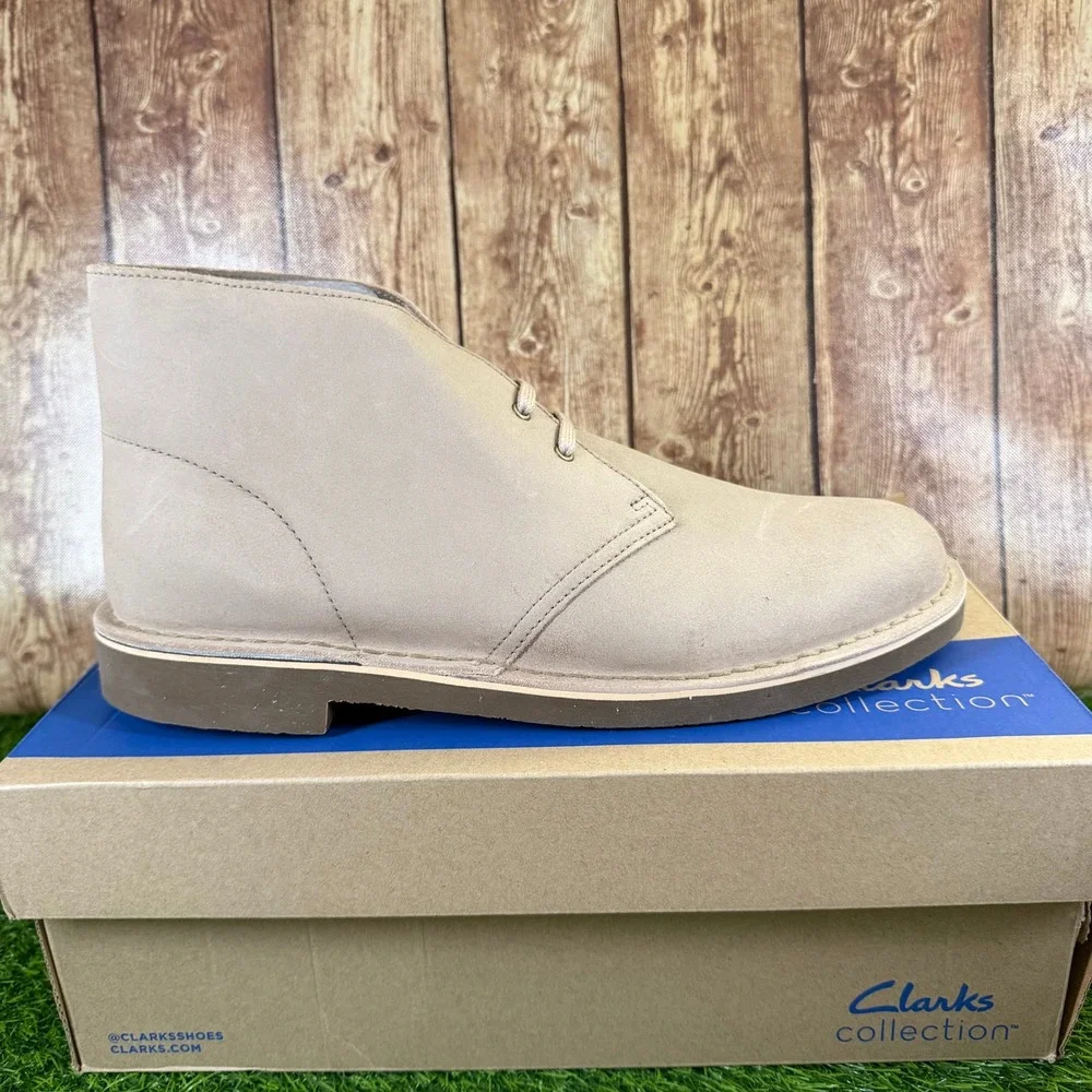 Clarks Shepton Chukka Boot Mens size 13 M Taupe Distressed Leather Lace Up